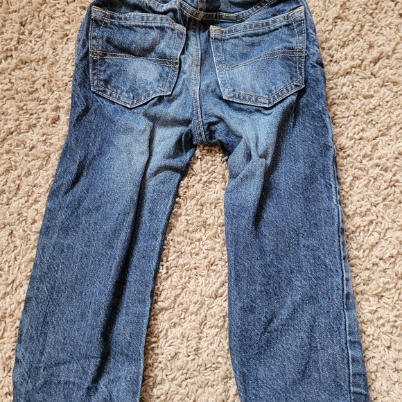 Kids Oshkosh Jeans- Classic Fit- size 4T - Picture 2 of 5
